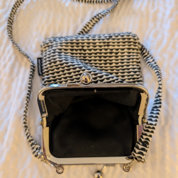 MARIMEKKO Small Black and White Patterned Crossbody Purse. - Picture 2 of 2